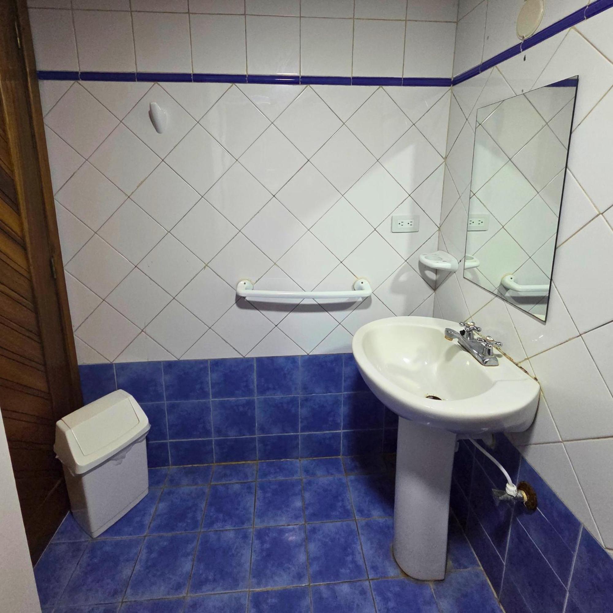 Tucacas, Frente Al Mar, Piscina Y Playa Privada Lägenhet Exteriör bild