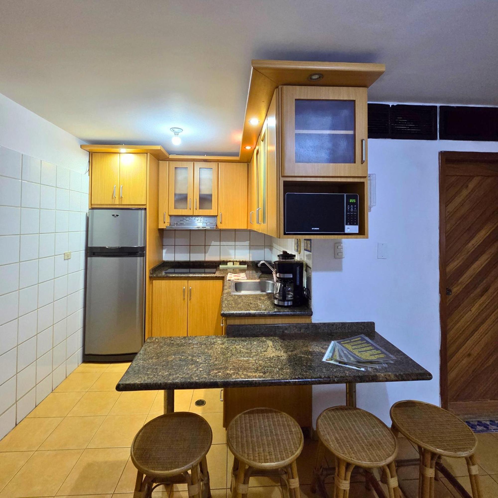 Tucacas, Frente Al Mar, Piscina Y Playa Privada Lägenhet Exteriör bild