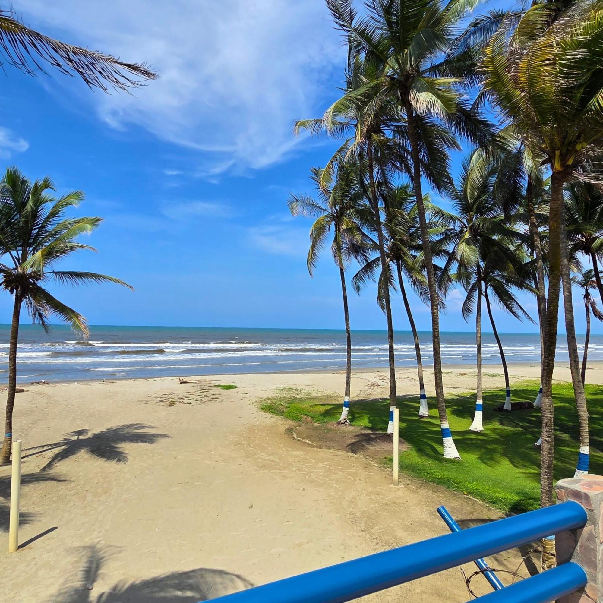 Tucacas, Frente Al Mar, Piscina Y Playa Privada Lägenhet Exteriör bild
